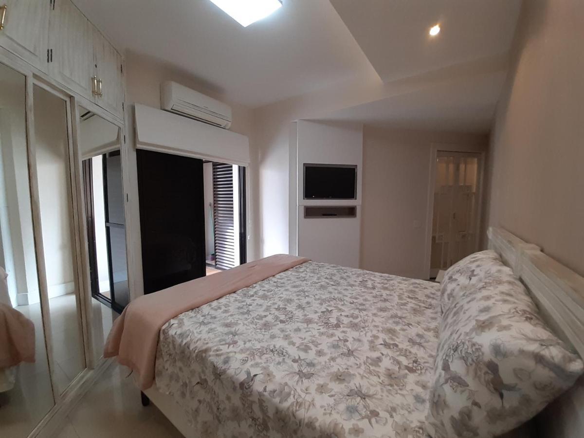 Lindo Flat No Edificio Cosmopolitan, Com Garagem E Piscina Apartment Santos  Exterior foto
